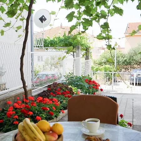 Rose Apartment