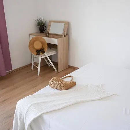 Apartment Rose Makarska