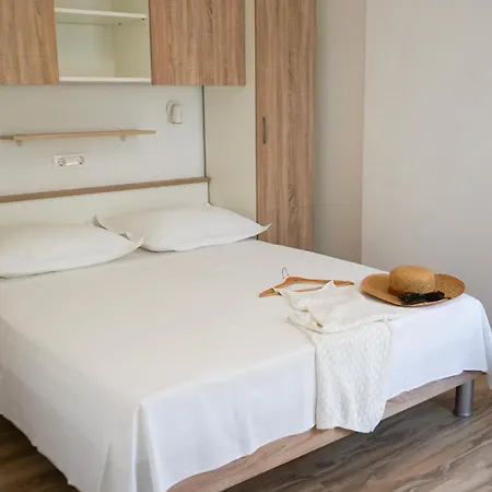 Apartment Rose Makarska