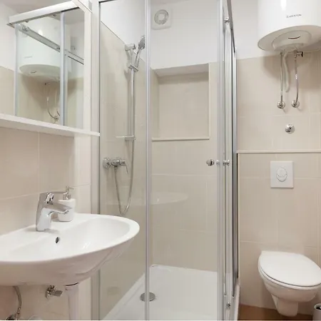 Rose Apartment *
